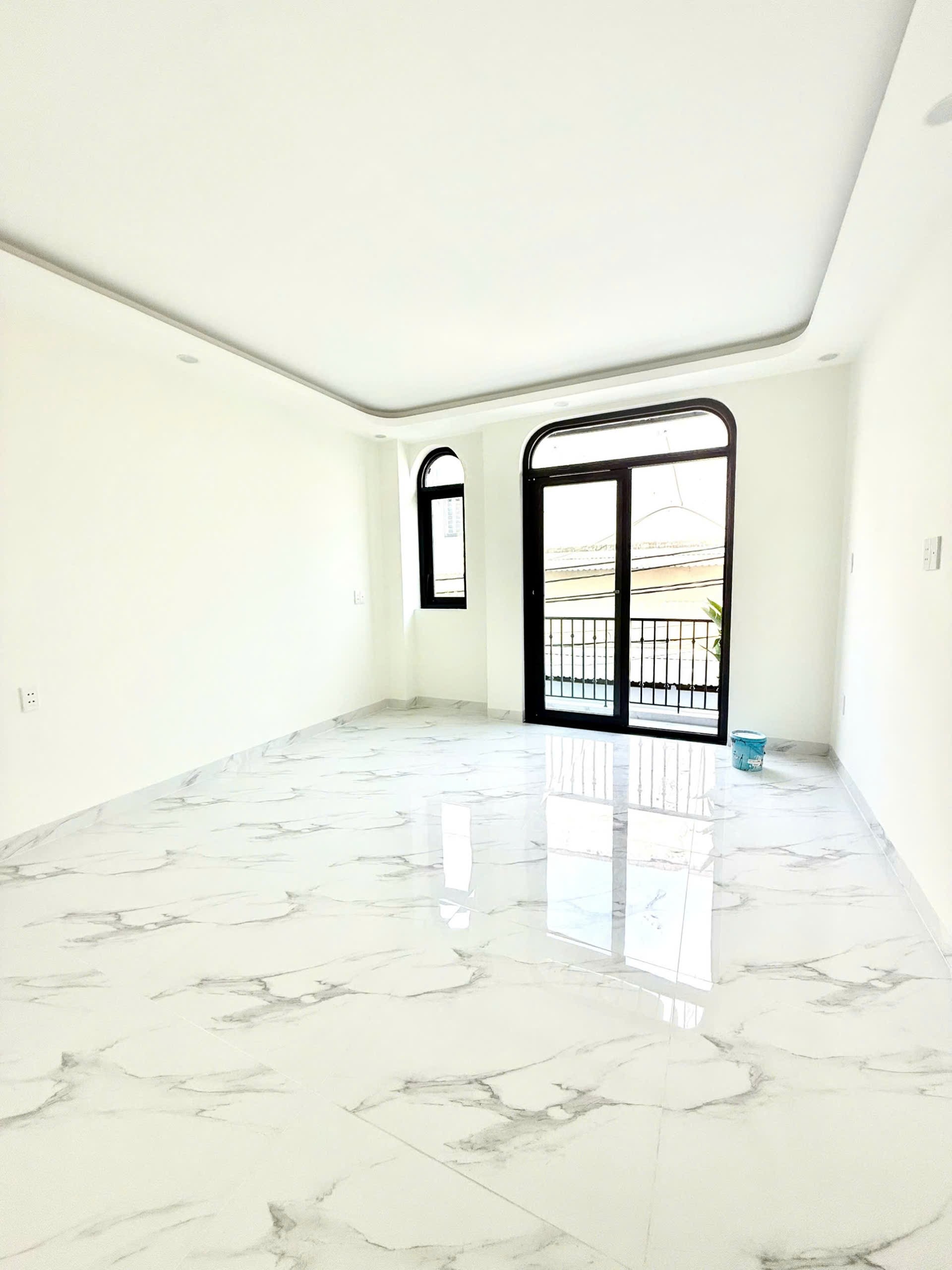 NHÀ MỚI - HẺM THÔNG