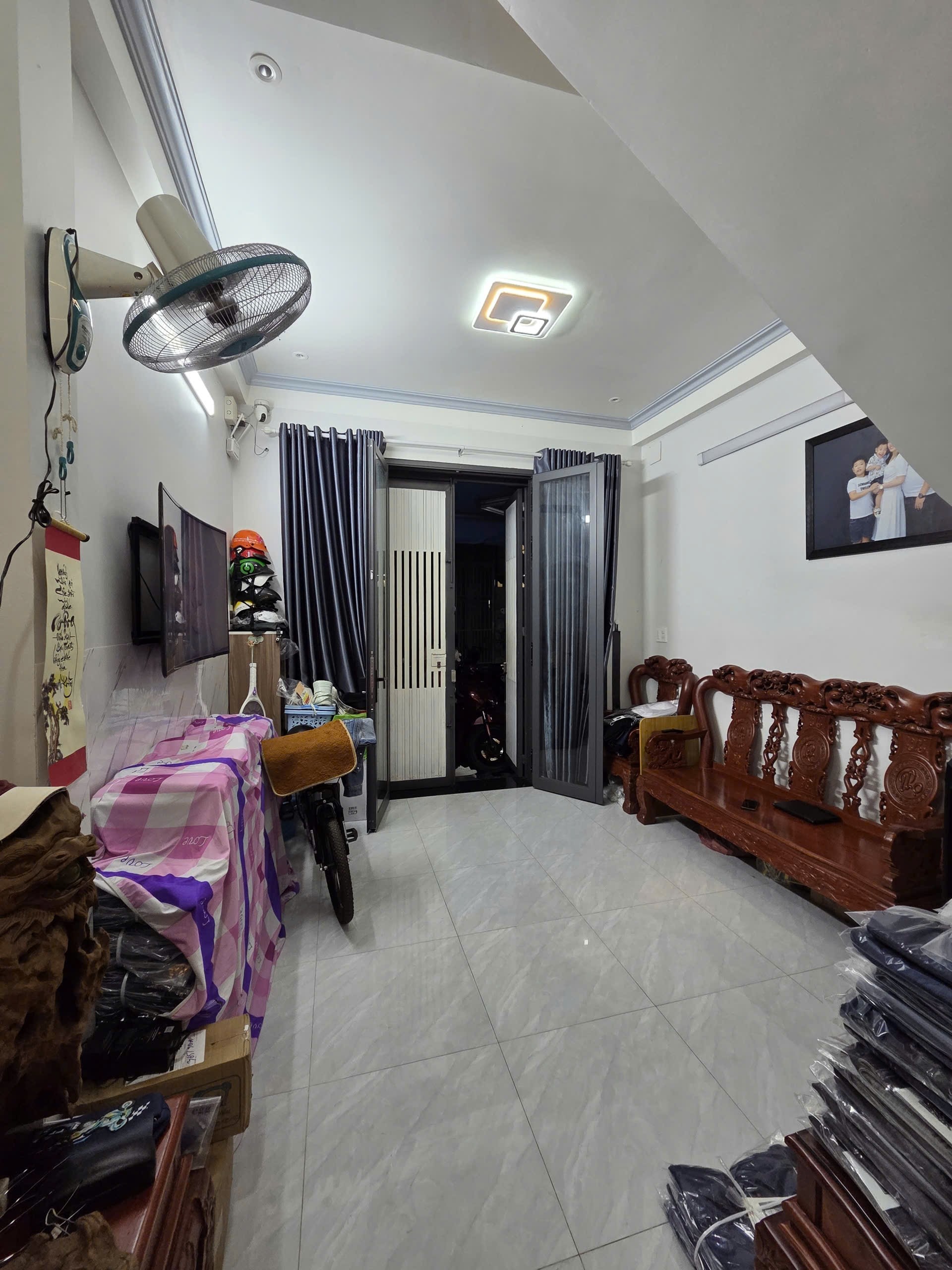 HẺM ĐƯỜNG SỐ 1 - BÌNH TÂN