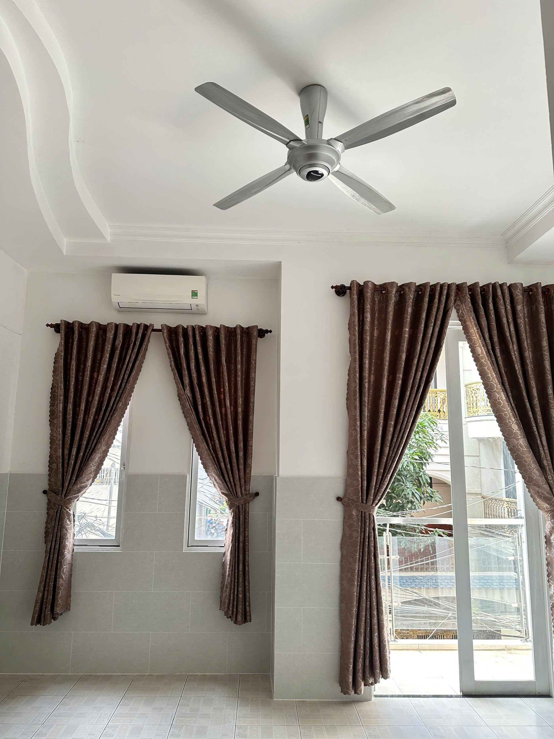 Nhà Hẻm Nguyễn Cửu Đàm, 5 x 14m, 1 trệt 2 lầu sân thượng, 4PN 5WC, nhà đẹp, hẻm 6m thông sát cv