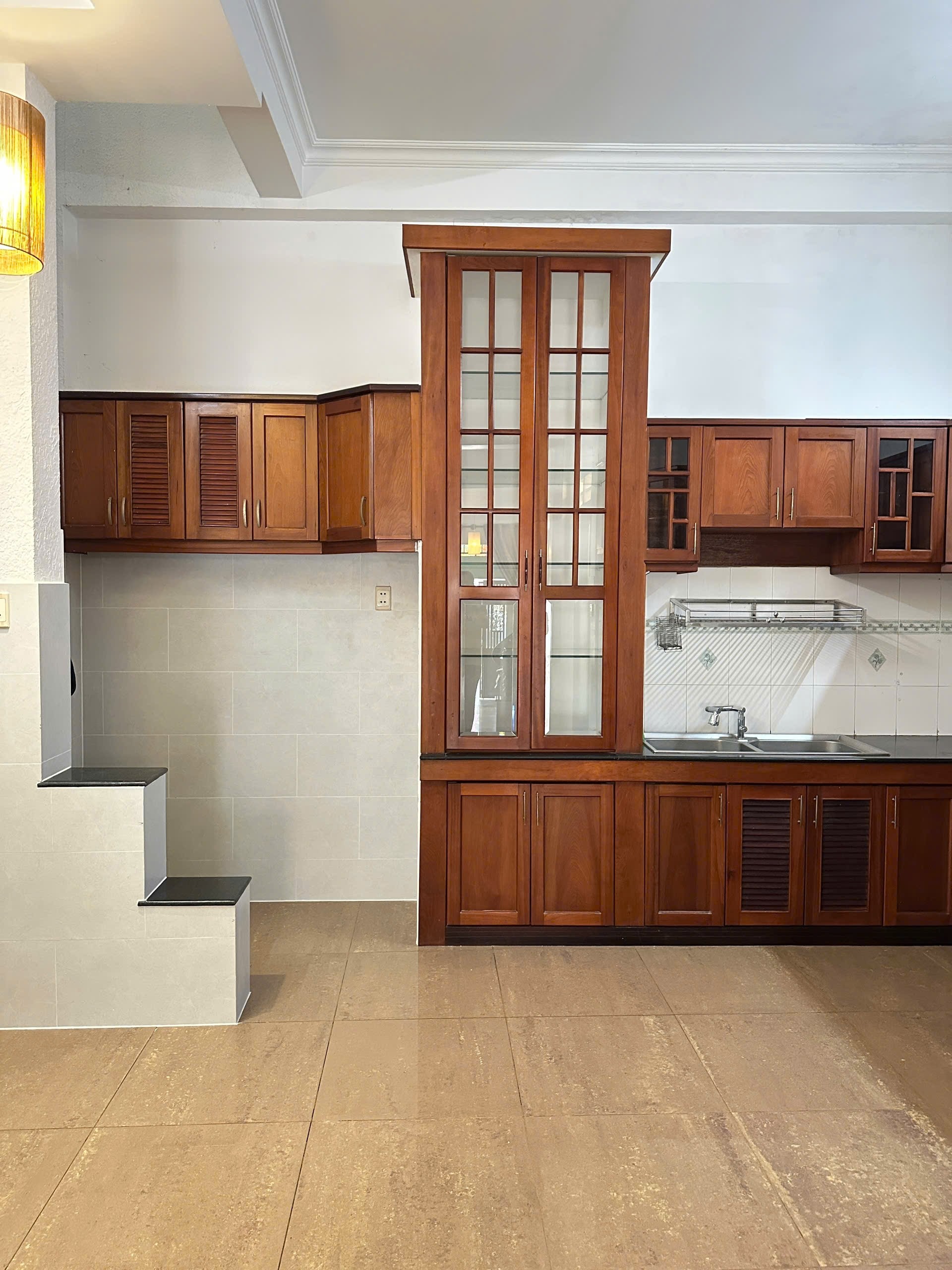 Nhà Hẻm Nguyễn Cửu Đàm, 5 x 14m, 1 trệt 2 lầu sân thượng, 4PN 5WC, nhà đẹp, hẻm 6m thông sát cv