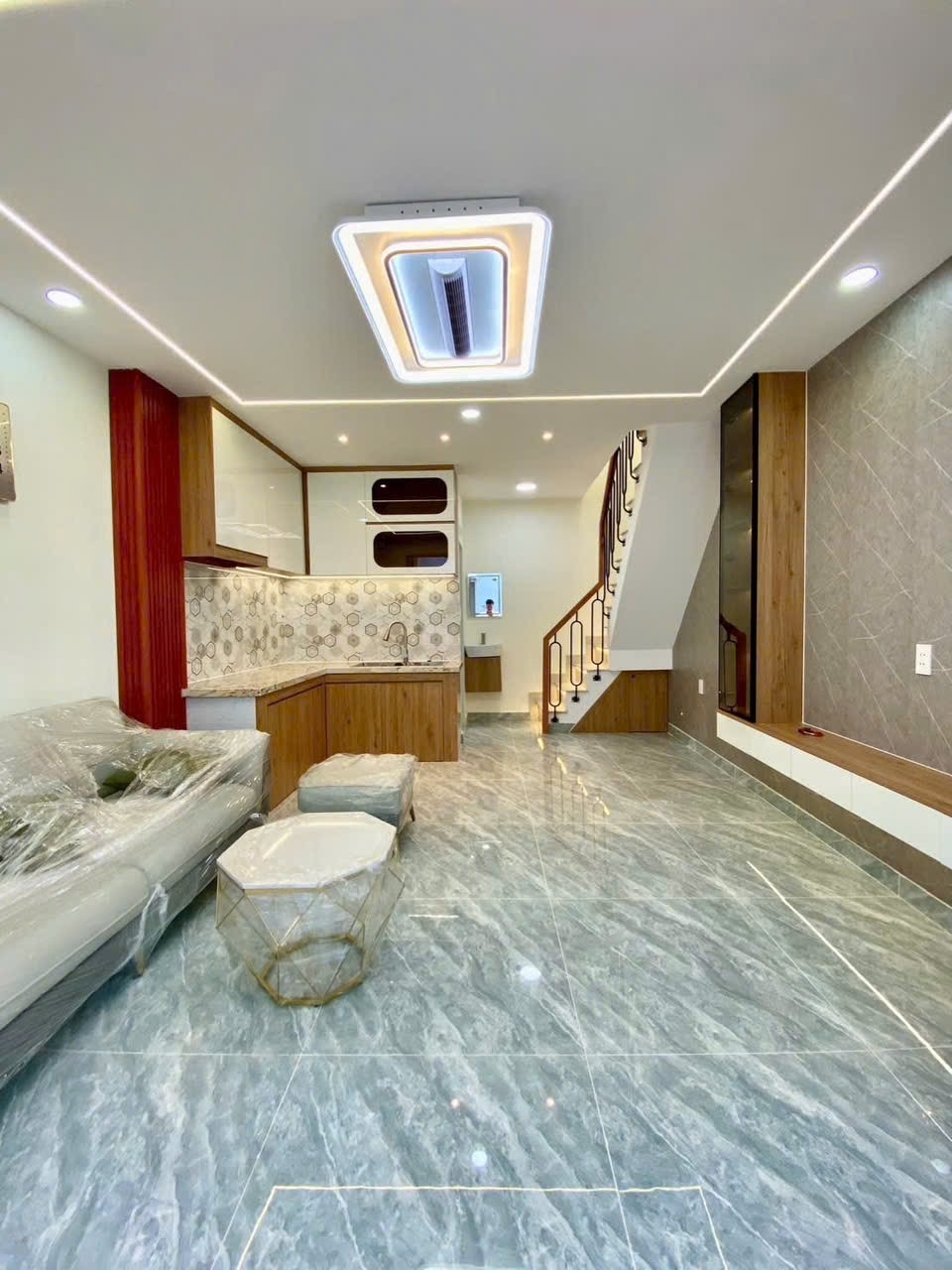 NHÀ ĐẸP TRỆT LẦU 2PN – VÀO Ở NGAY  HẺM Tân Kỳ Tân Quý, P. Tân Sơn Nhì  4.05 × 7m – 1 trệt 1 lầu – 2P