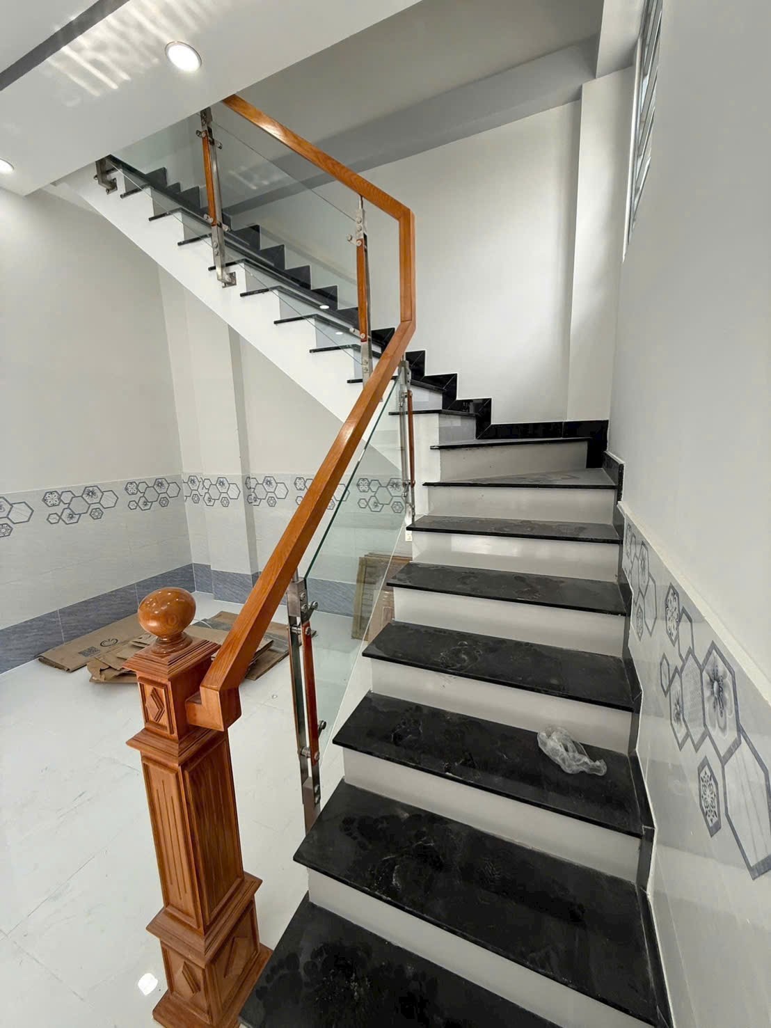 HẺM GẦN MẶT TIỀN – GIÁ TỐT Hẻm Tân Kỳ Tân Quý Chỉ ~2m ra mặt tiền – khu kinh doanh sầm uất  Diện tíc