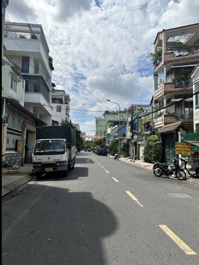 Bán MẶT TIỀN Dương Khuê 4.4 x 18m 2 lầu  st