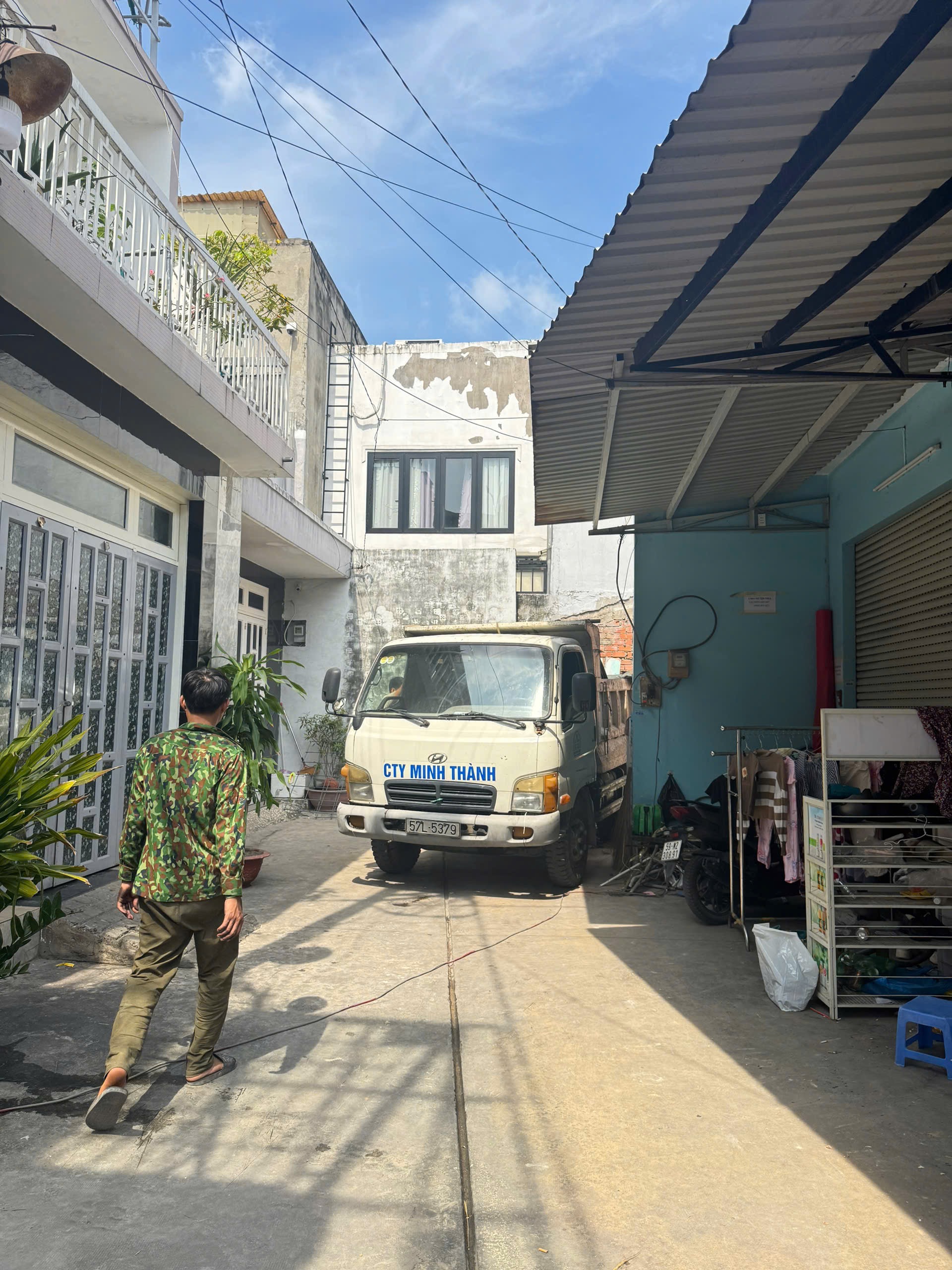 Bán nhà hẻm xe tải hương lộ 3 đúc 3 tấm nhà mới 