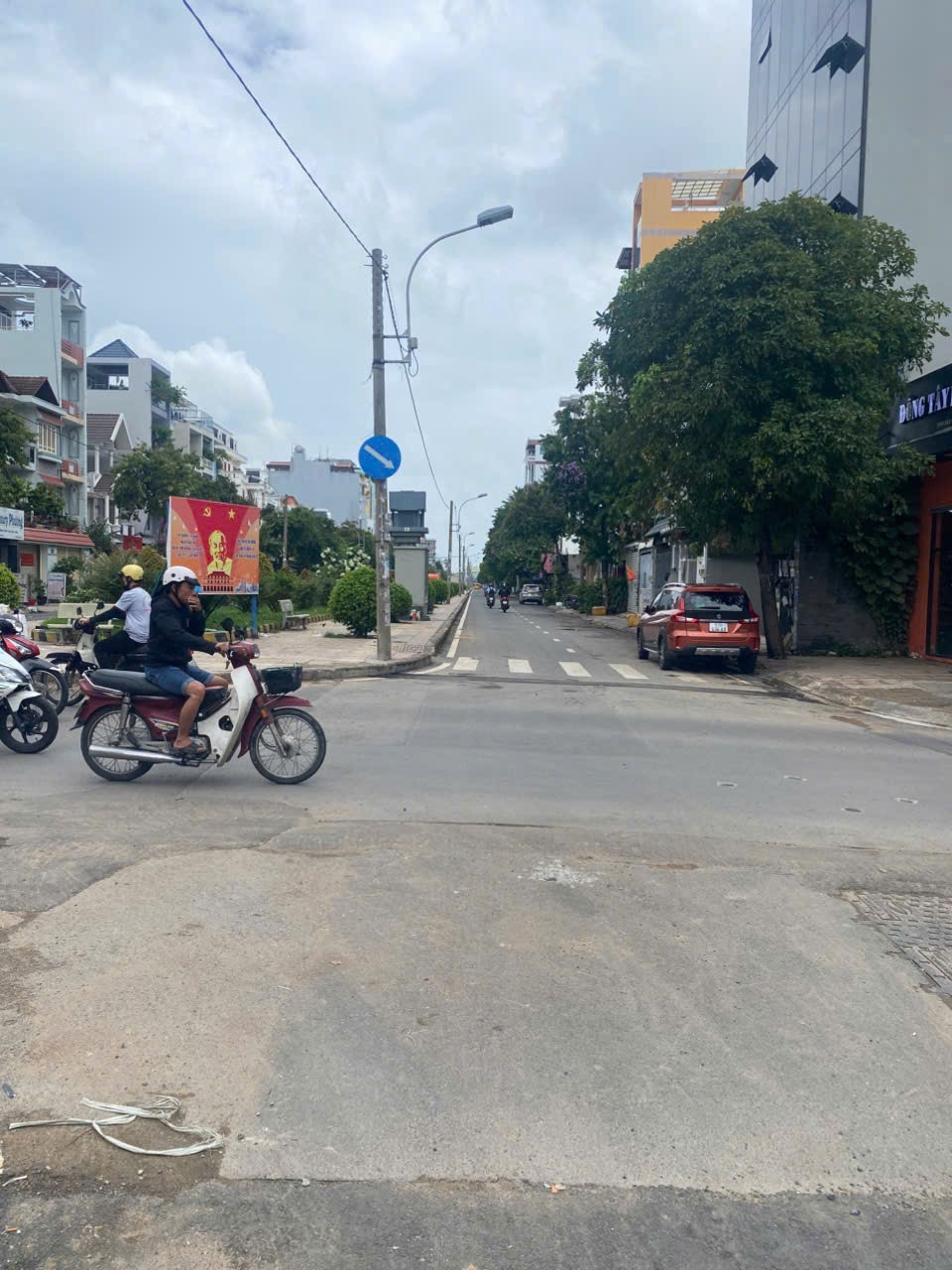 NHÀ CẤP 4, ĐANG CHO THUÊ 45TR/ THÁNG, NHÀ GÓC 2MT ĐƯỜNG RỘNG 32M VS 16M