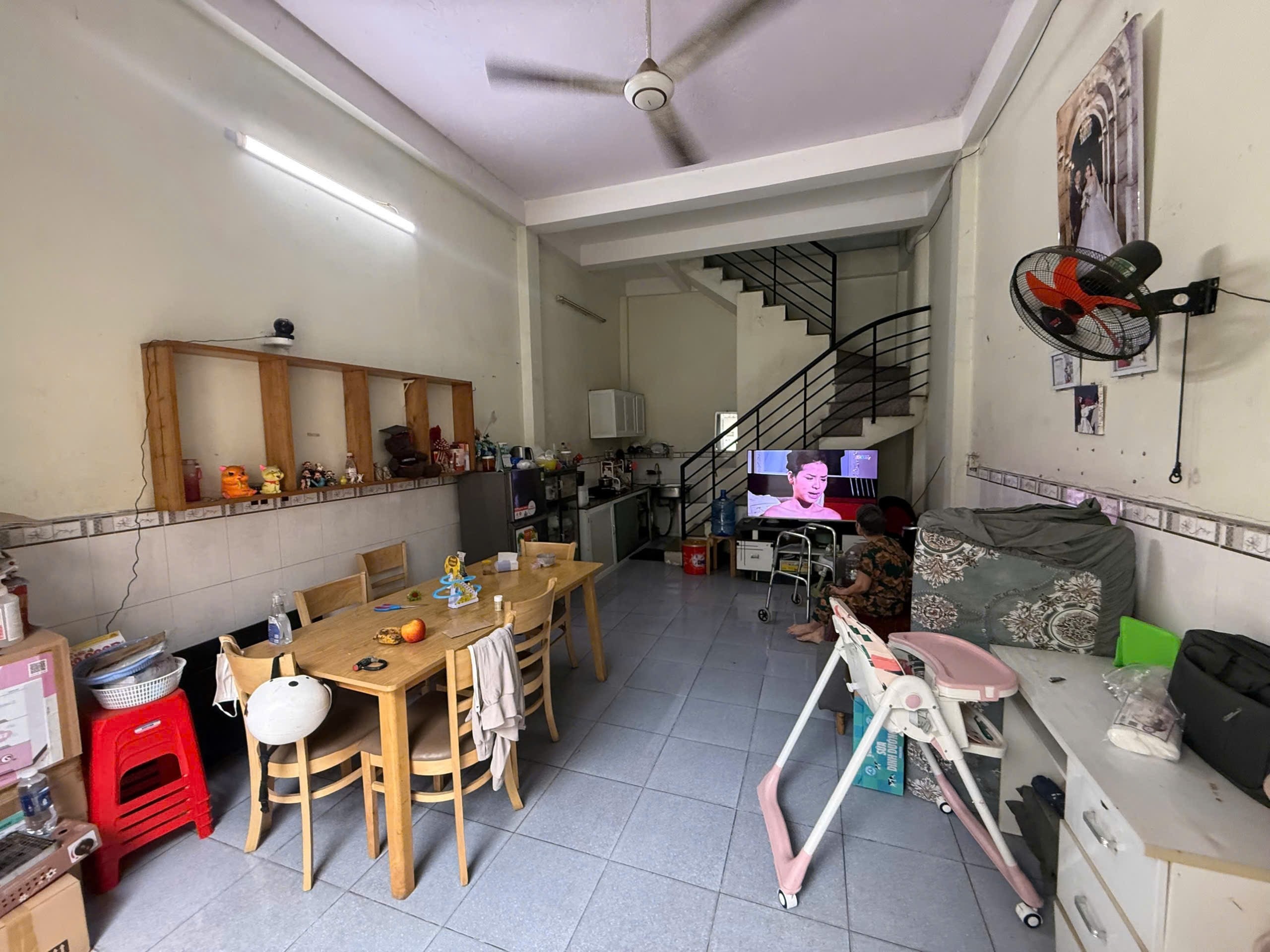 NHÀ HẺM THÔNG 8M BÌNH TÂN - SÁT AEON TÂN PHÚ - VUÔNG VỨC