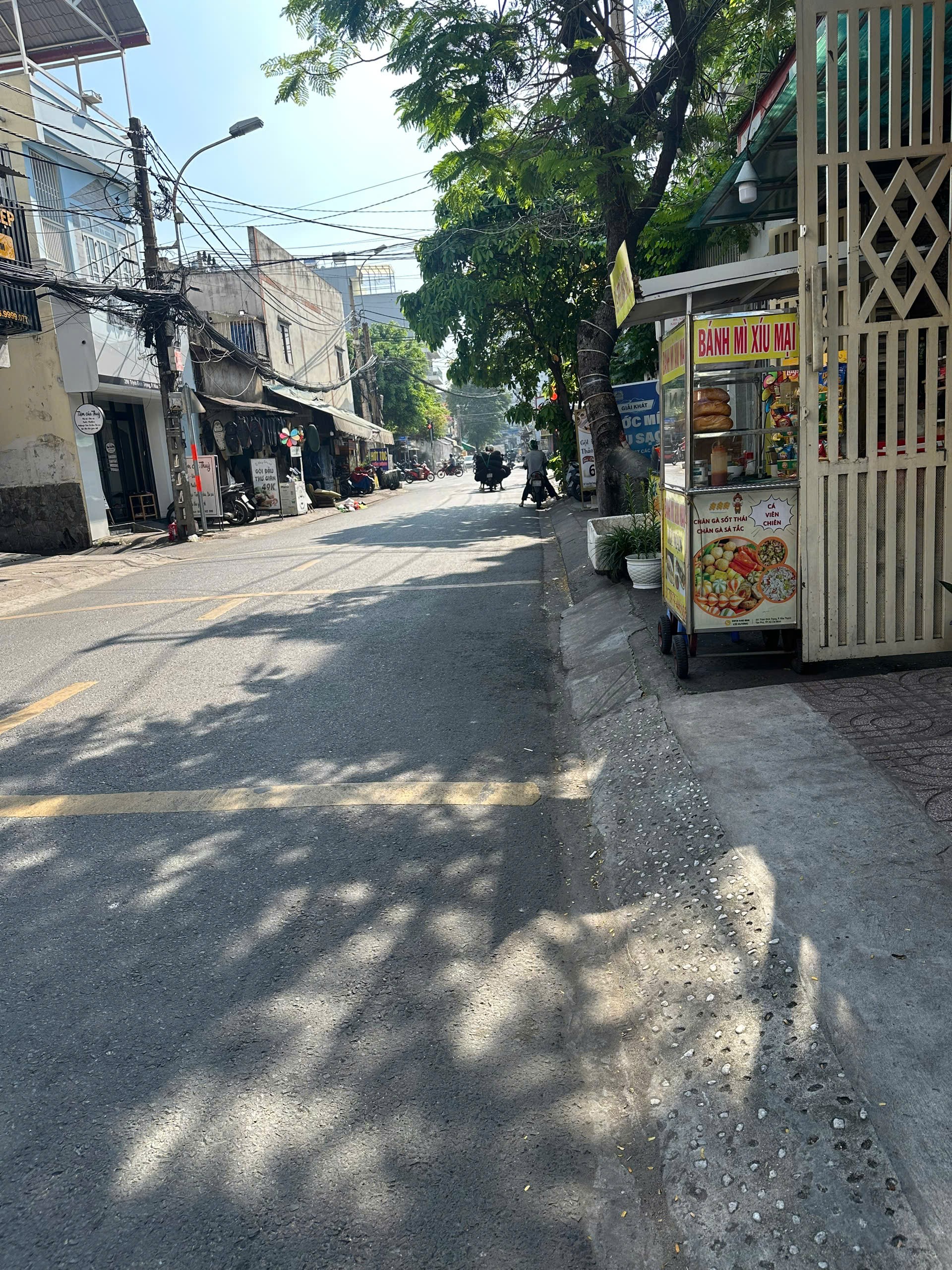 Góc 2MT Kinh Doanh đủ Lộ Giới