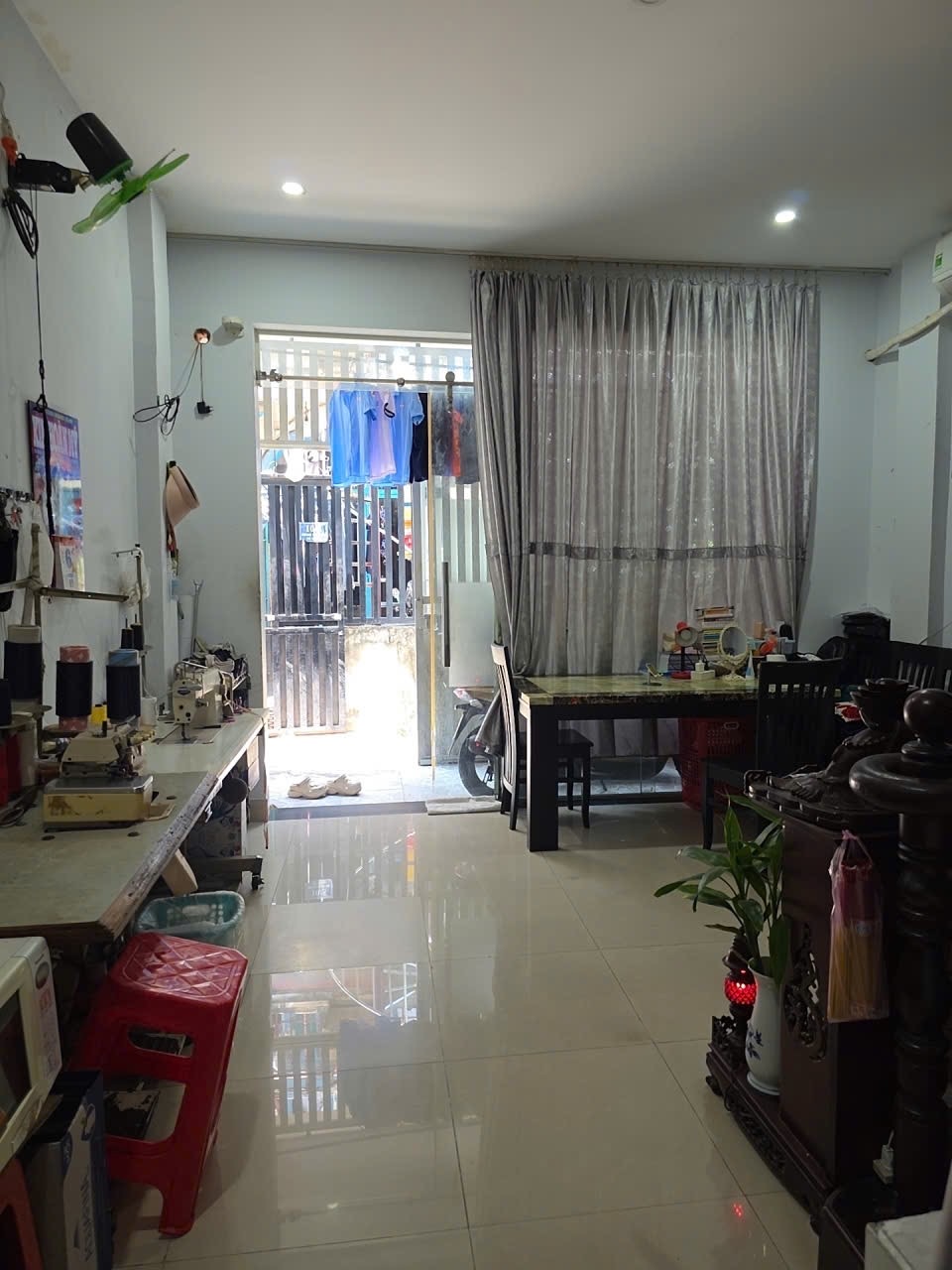 NHÀ HẺM HOÀNG XUÂN NGHỊ - CÁCH MẶT TIỀN LẠC LONG QUÂN 30M - GẦN CHỢ 