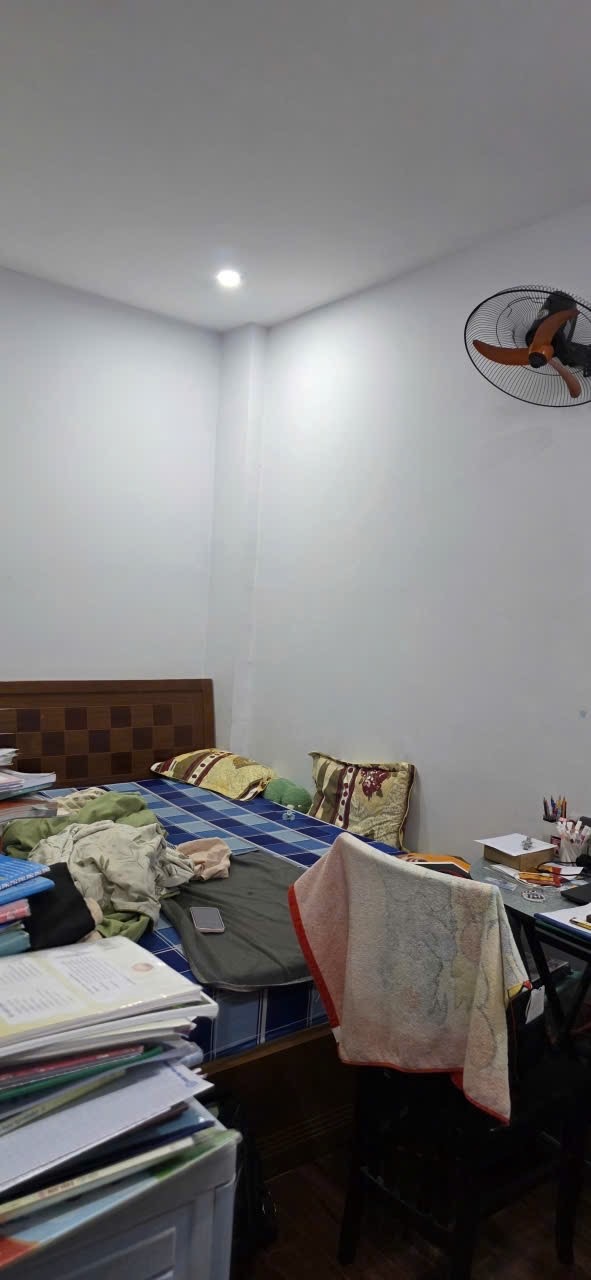 NHÀ HẺM HOÀNG XUÂN NGHỊ - CÁCH MẶT TIỀN LẠC LONG QUÂN 30M - GẦN CHỢ 