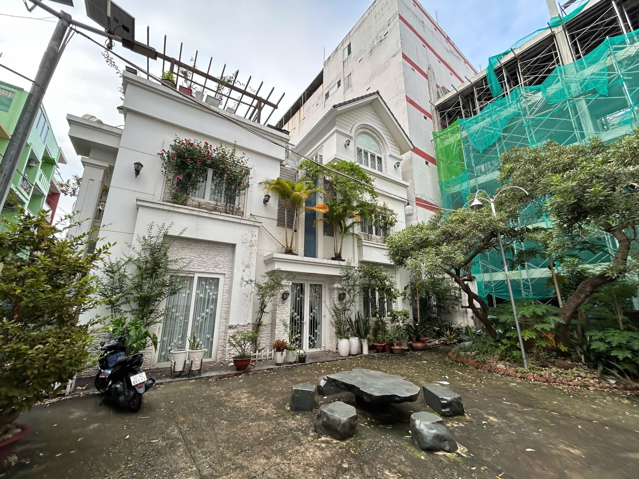 Bán Nhà hẻm Bờ Bao Tân Thắng 12x15 2 lầu +st