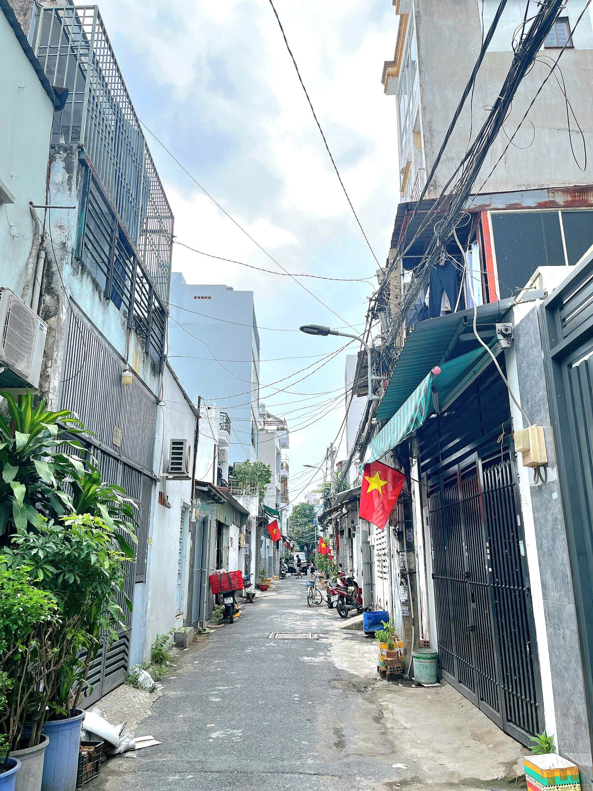 Bán Nhà hẻm Đỗ Thừa Luông 4x16.7m Nhà đúc 1 trệt 2 lầu sân thượng, hẻm 4m gầm chợ Tân Hương