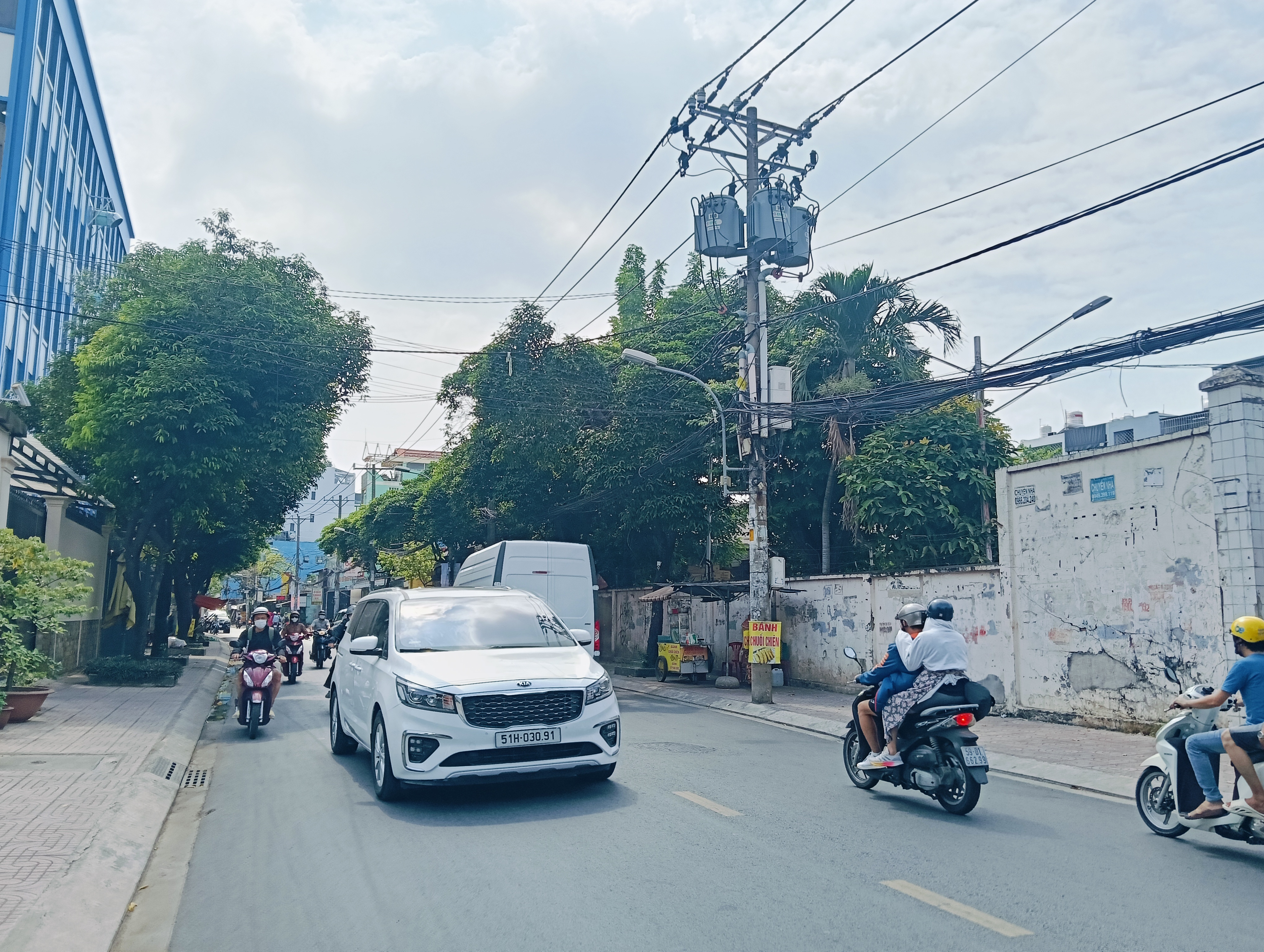 Bán Nhà mặt tiền Cầu Xéo 4x18m (CN 4x16.5m) Nhà Cấp 4 , tiện xây dựng, đường rộng 16m có lề