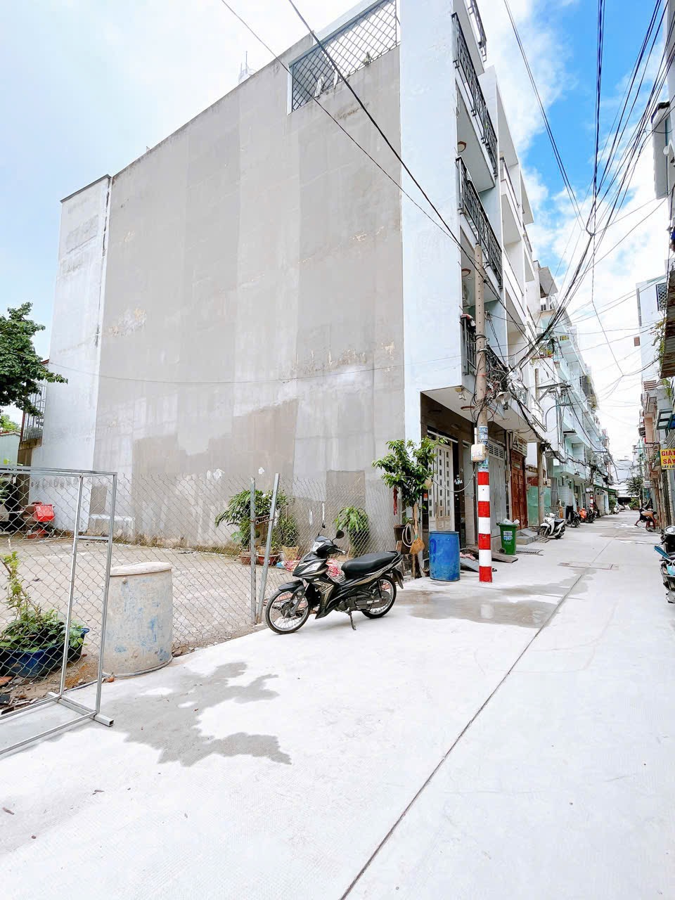 Bán Đất Nguyễn Hữu Tiến 4,1m x 20,5m Đất trống, xây tự do