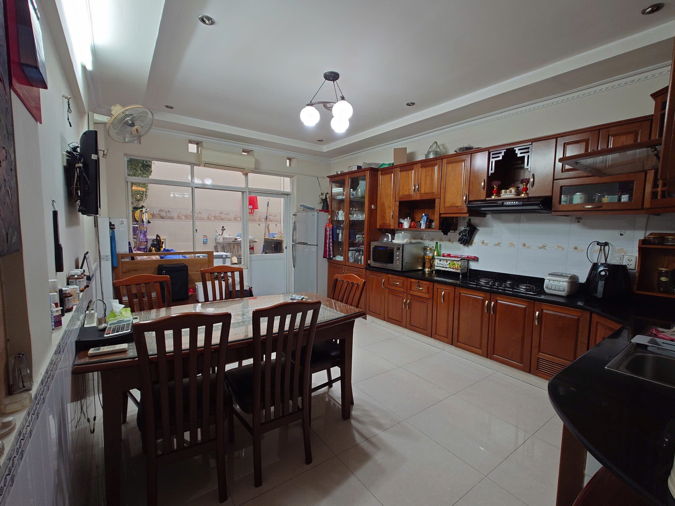 MT Trịnh Đình Trọng, 4x20m, 3 lầu, đường 10m