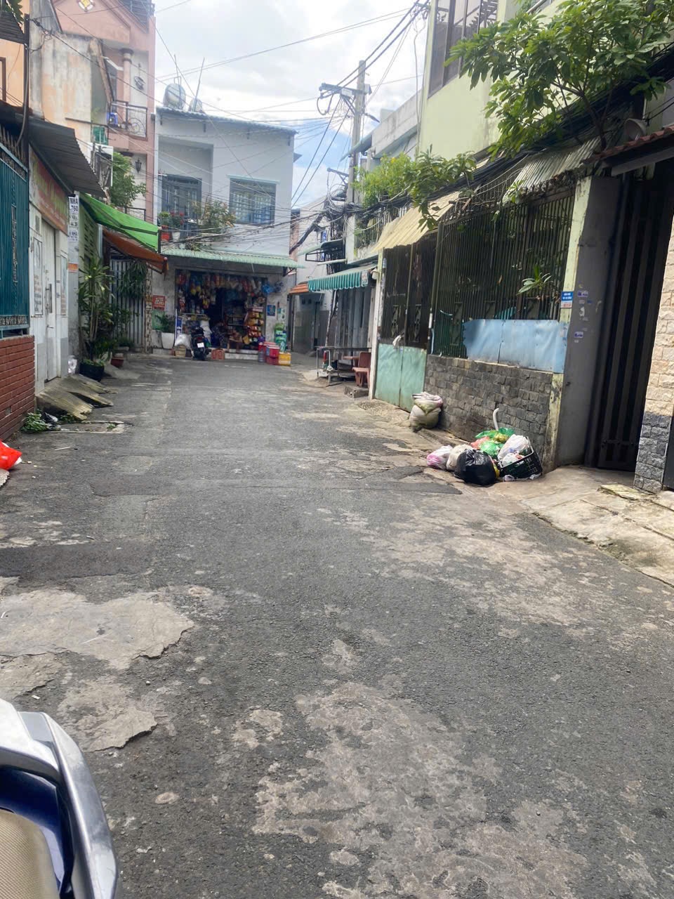 Bán Đất Trần Tấn 4m x 23m xây dựng cò Đấy trống