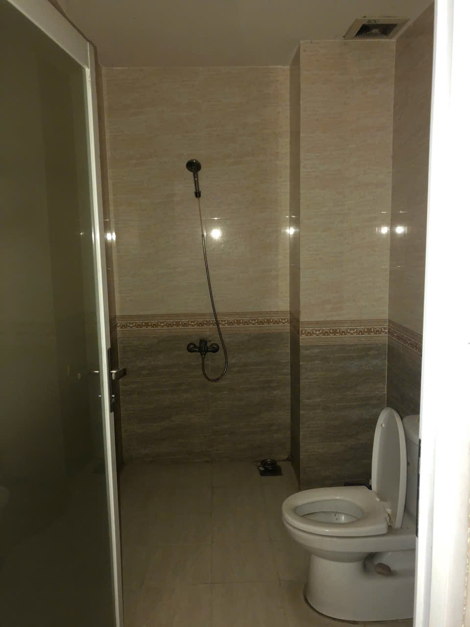 NHÀ HẺM XE HƠI LƯU CHÍ HIẾU ,P. TÂY THẠNH , TÂN PHÚ