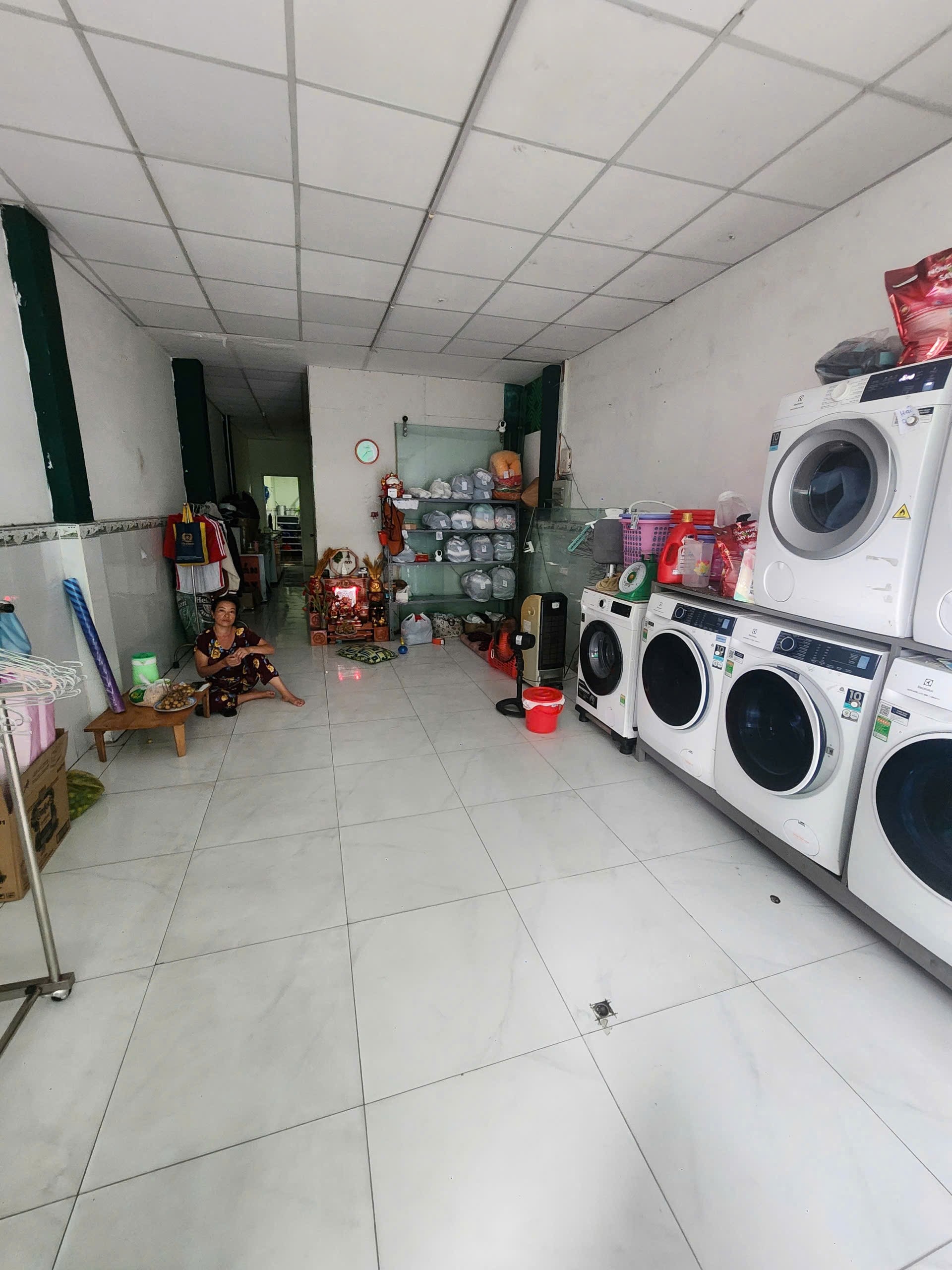 MẶT TIỀN KINH DOANH TRỊNH ĐÌNH THẢO - SÁT LUỸ BÁN BÍCH