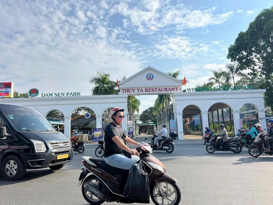 BÁN ĐẤT GÓC 2 MẶT TIỀN ĐƯỜNG KÊNH TÂN HOÁ QUẬN TÂN PHÚ DT:5X23M GIÁ 15.5Tỷ TL 