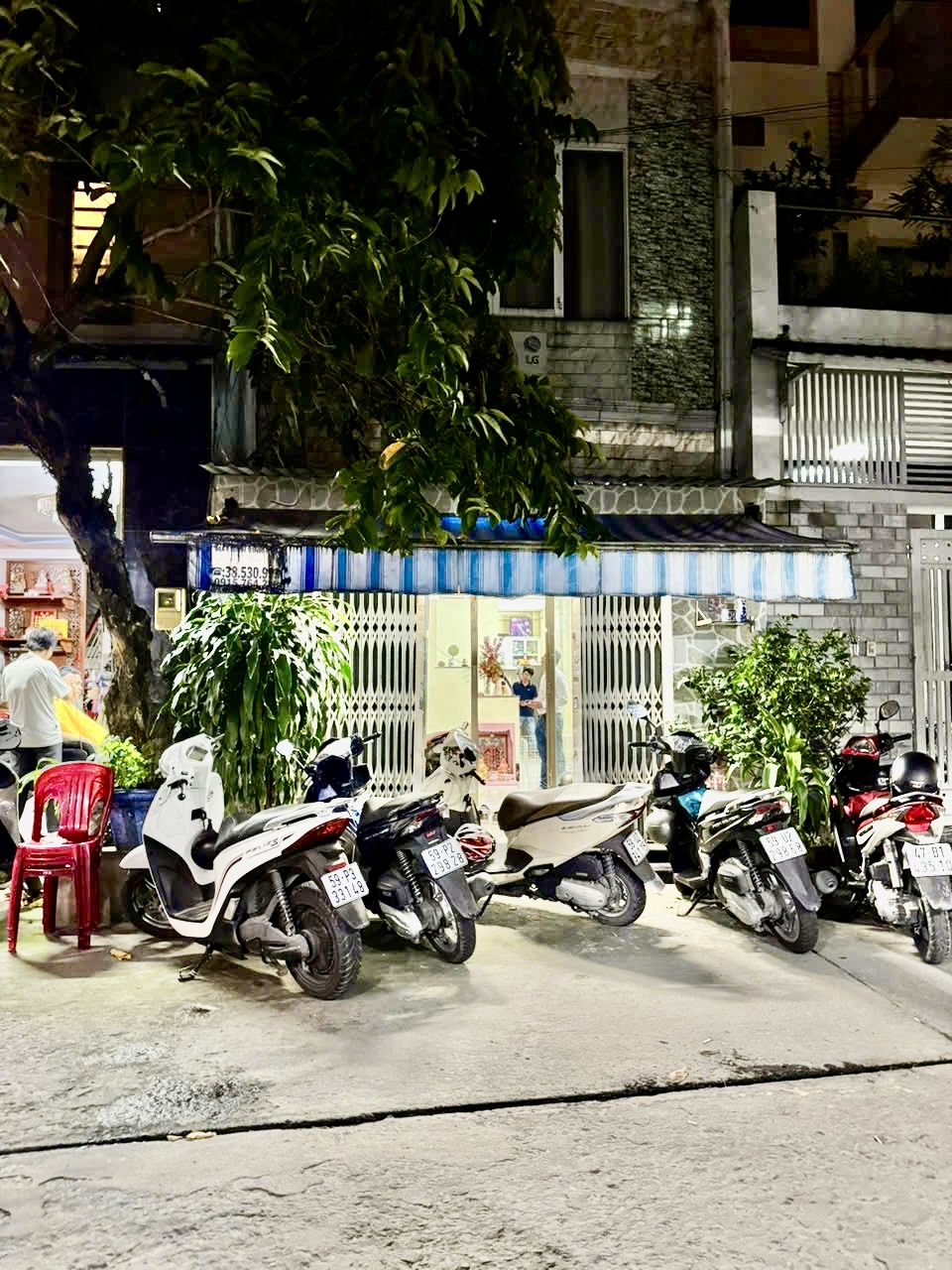 Bán Nhà mặt tiền Số 12 4x12.2