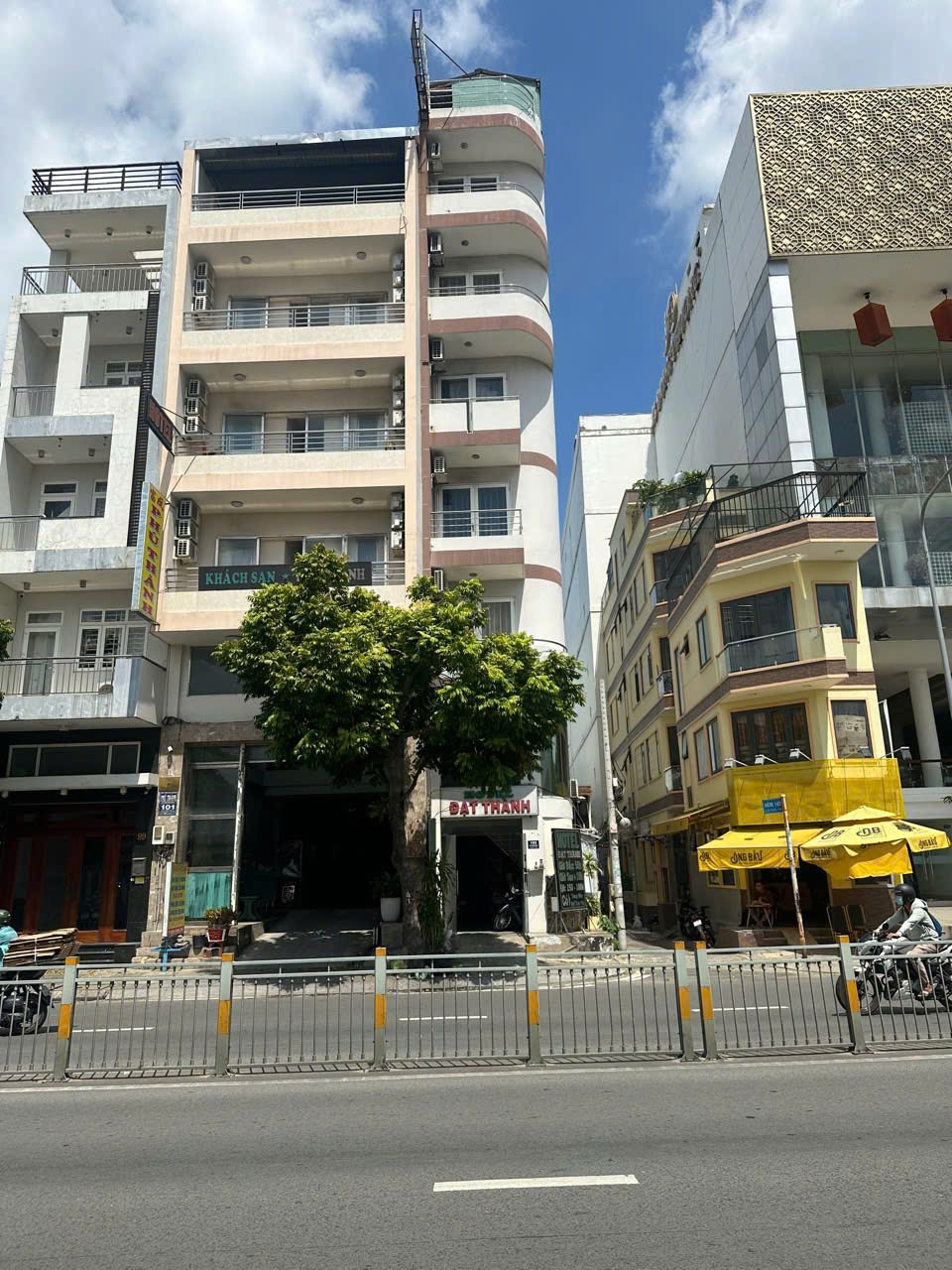 Bán Nhà mặt tiền Lũy Bán Bích 4mX15m