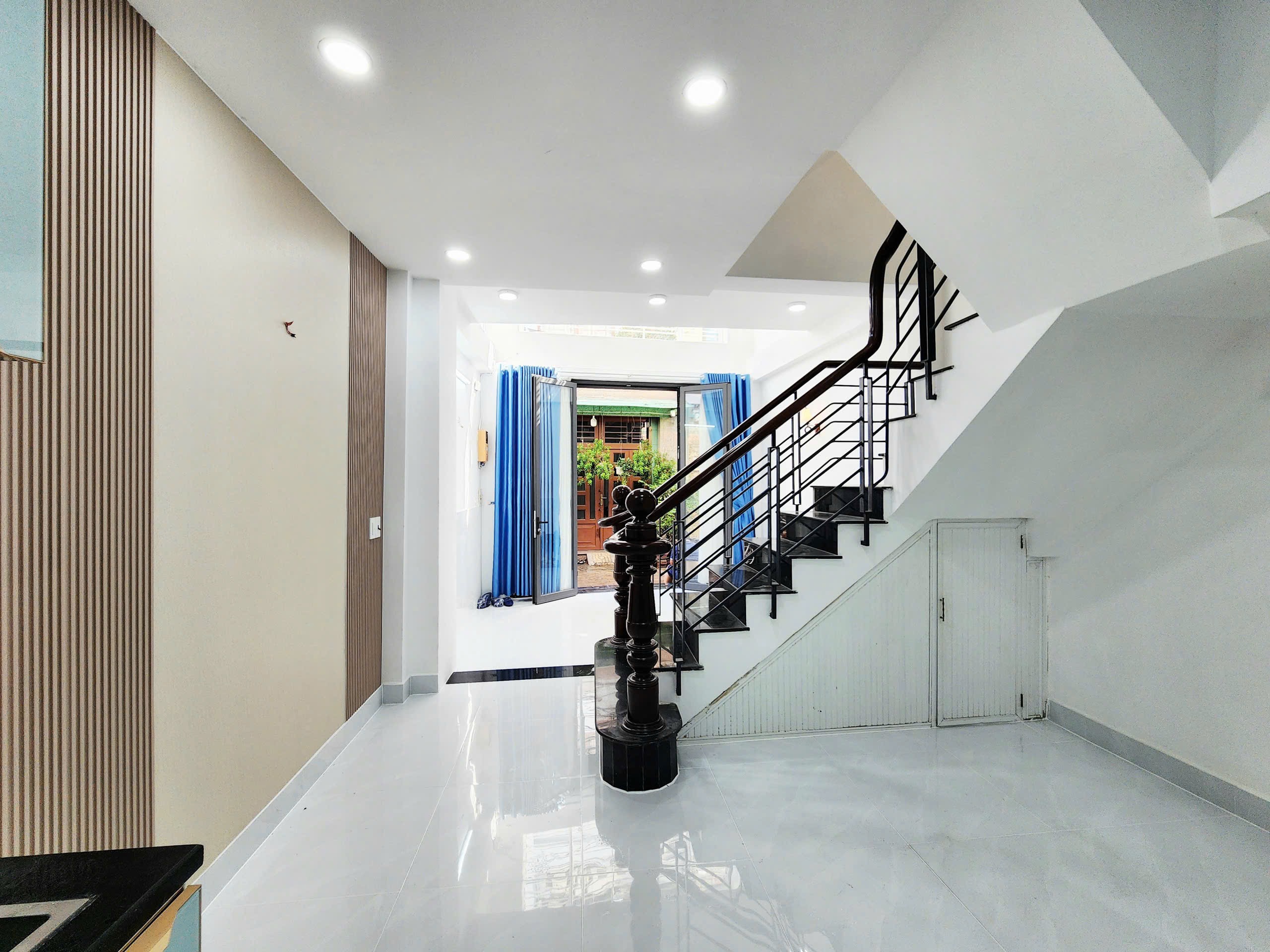 Bán Nhà hẻm Trần Văn Ơn 4,1m x 9m nở hậu 4,1 1 trệt 1 lửng 2 lầu 1 sân thượng