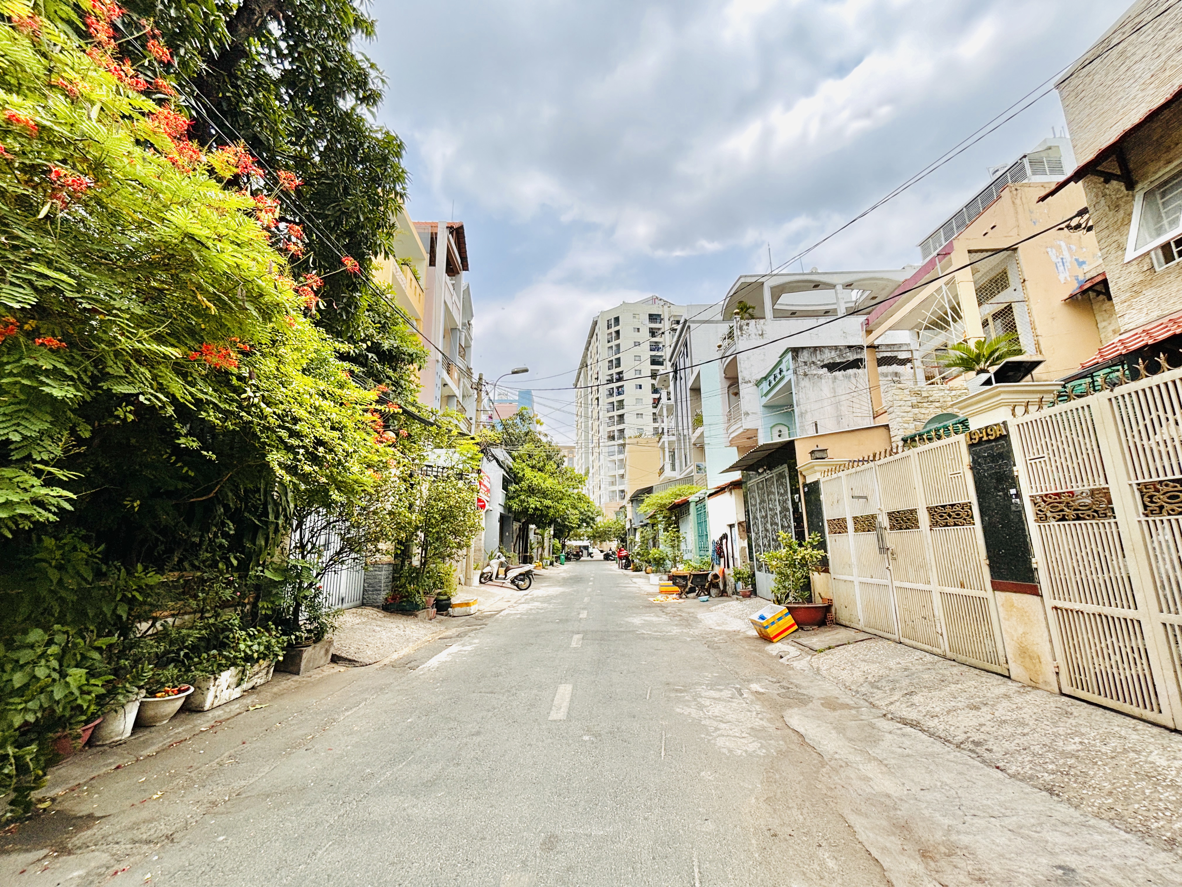 Bán Nhà mặt tiền Trịnh Lỗi 4m x 21m 1 trệt 2 lầu 1 st