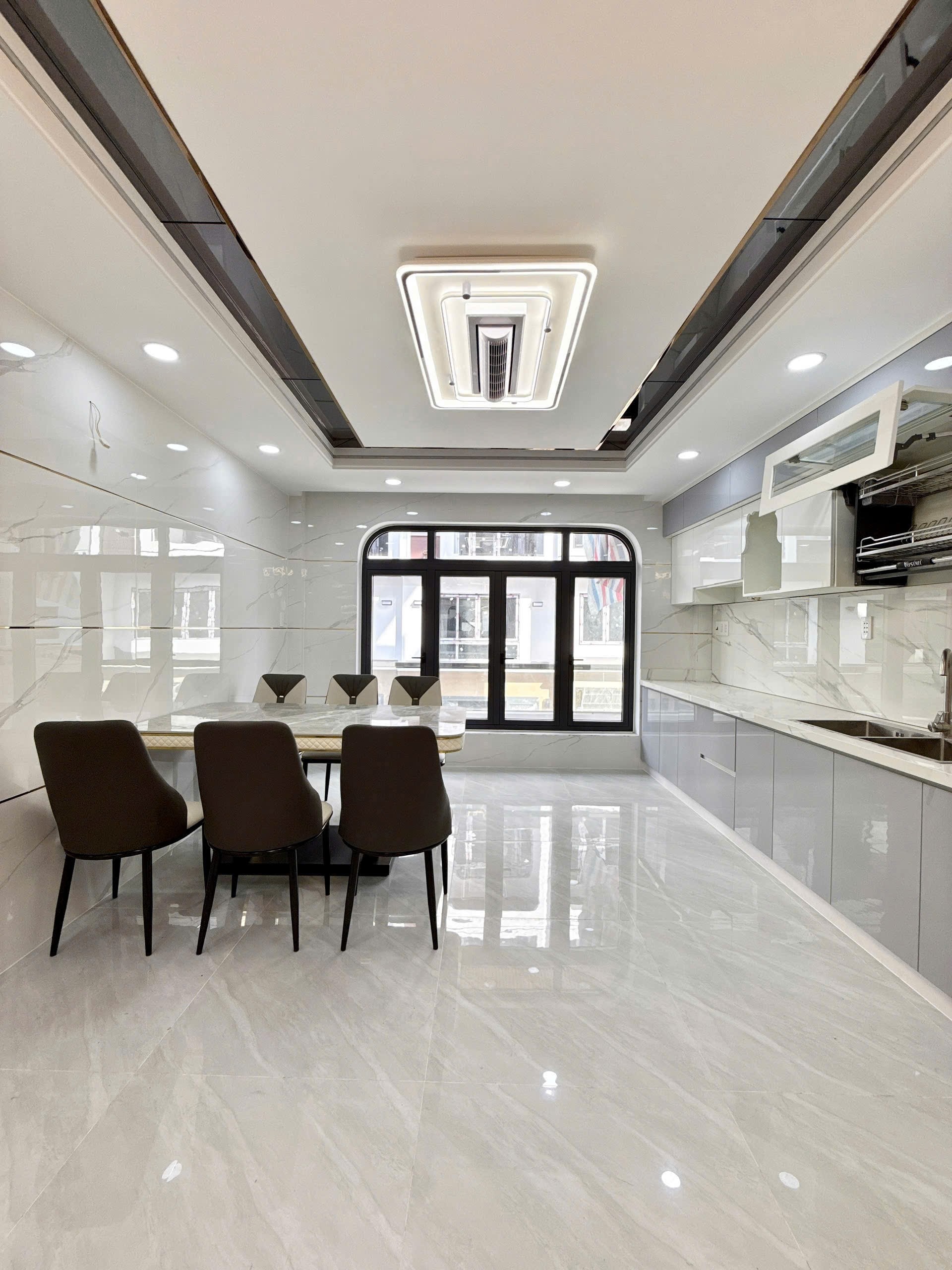 SIÊU PHẨM - KHU ĐỒNG BỘ - FULL NỘI THẤT - ĐƯỜNG TRƯỚC NHÀ 7M THÔNG - MẪU HIỆN ĐẠI SIÊU ĐẸP