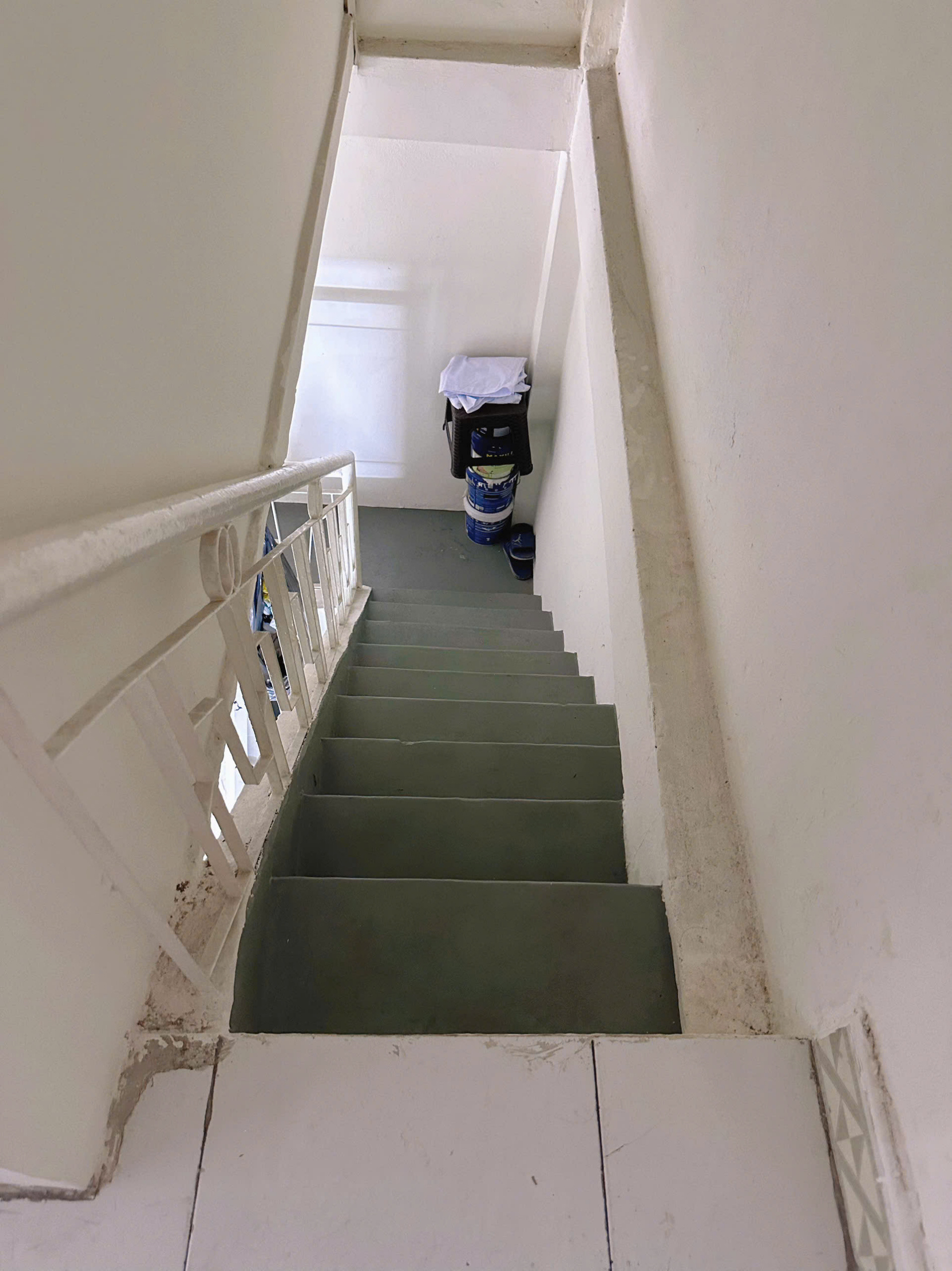 Mặt tiền Lê Khôi. Tân Phú  .  Dt 3.8 x 6,5m Nhà trệt lửng lầu.  Đường 10m..lề 3m.( vị trí đẹp,kinh doanh buôn bán) Đang cho thuê 10.5tr/t 