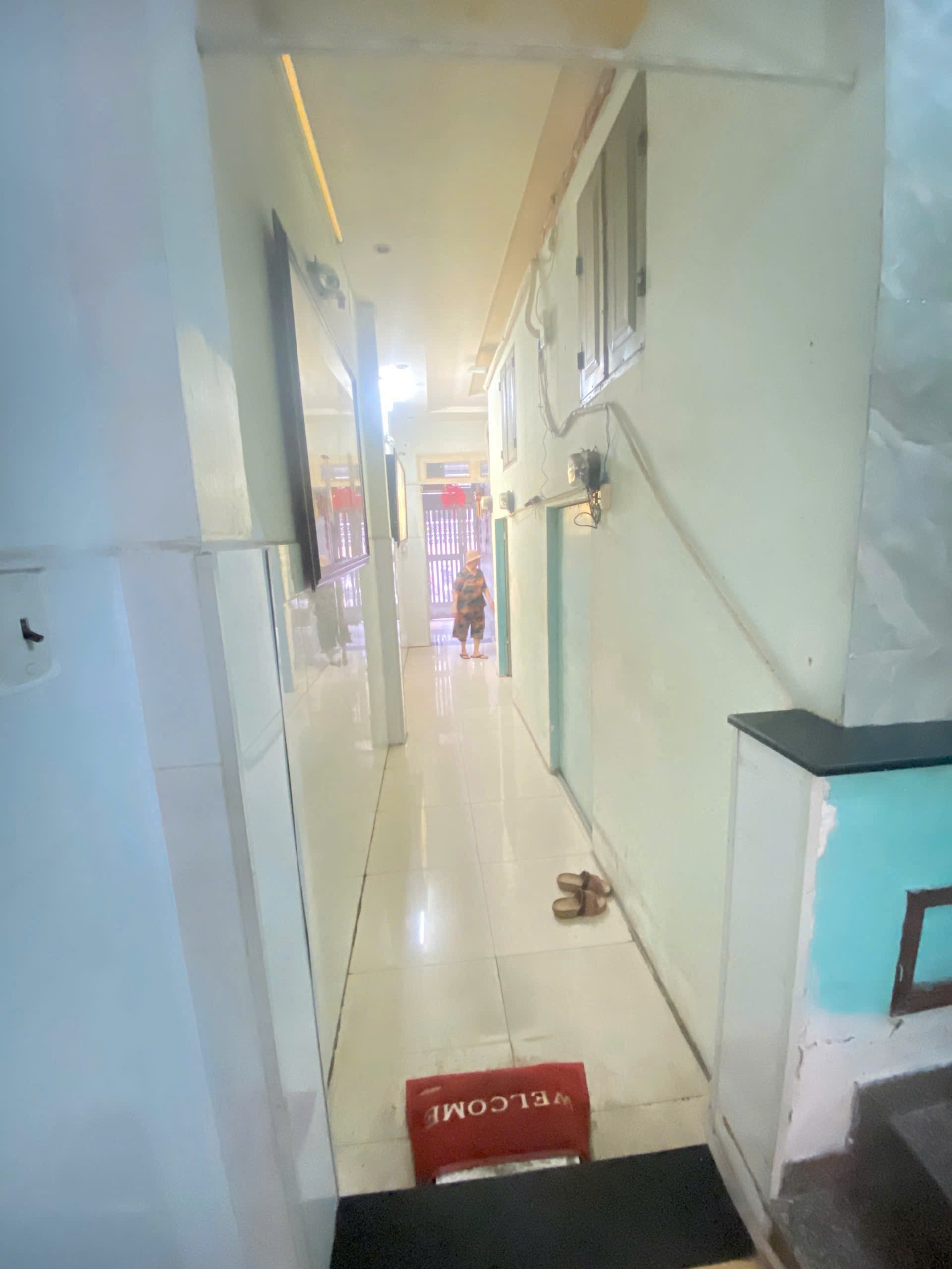 NHÀ GIÁ TỐT - HẺM 8M XE HƠI THOẢI MÁI - 1 TRỆT 2 LẦU SÂN THƯỢNG - 9PN