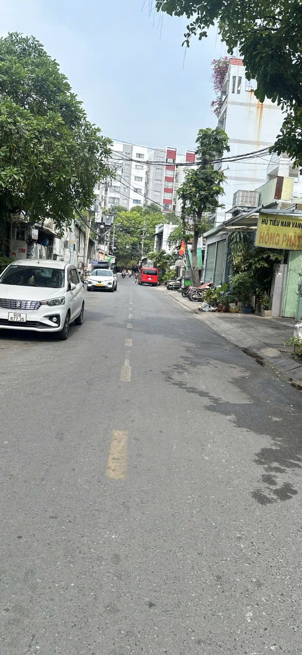 Bán Nhà mặt tiền 13 5 x 22 (110.8m2) Nhà cấp 4