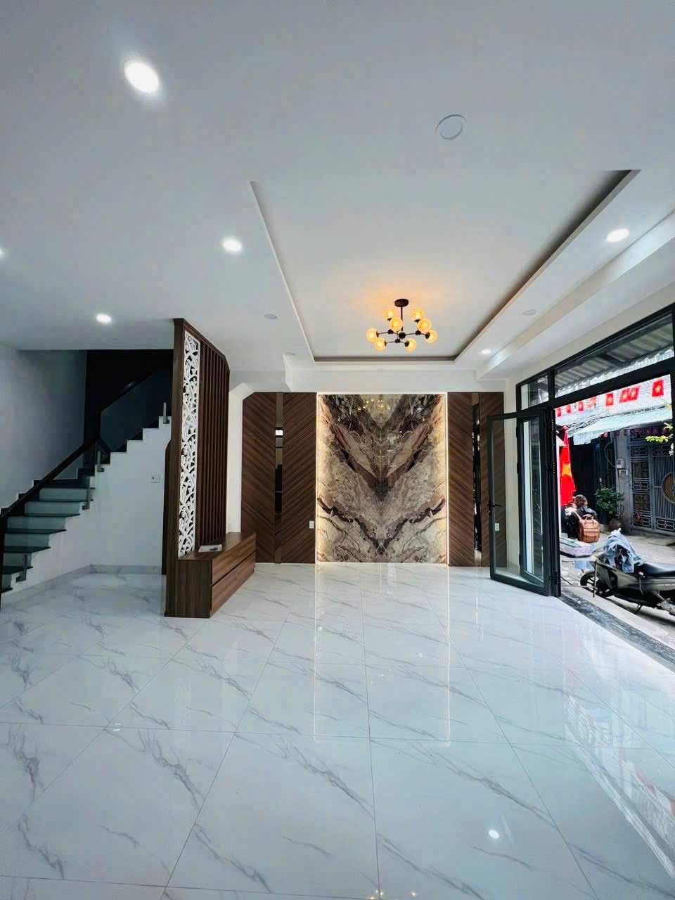 NHÀ GỐC 2 MẶT TIỀN - HẺM XE HƠI THÔNG - GẦN CHỢ, SIÊU THỊ 