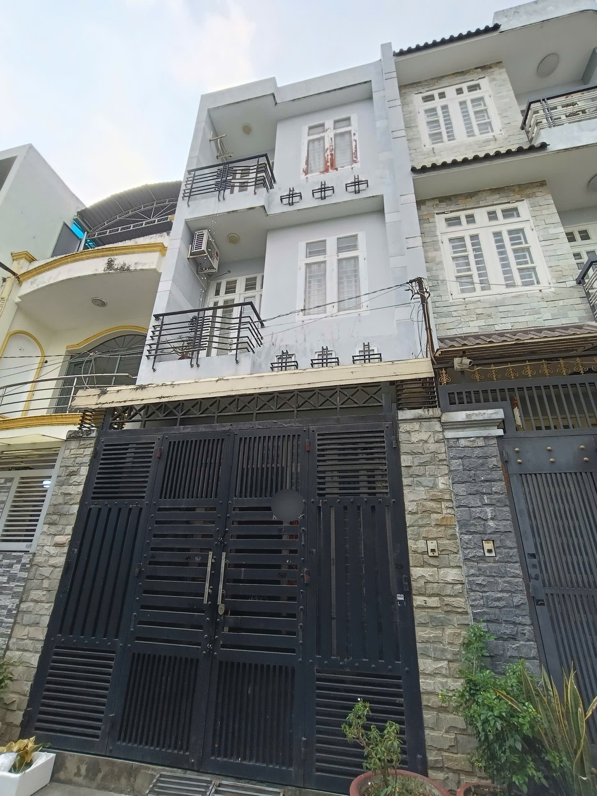 NHÀ HẺM 6M ĐÚC 2 LẦU KHU DÂN TRÍ CAO TÂN SƠN NHÌ