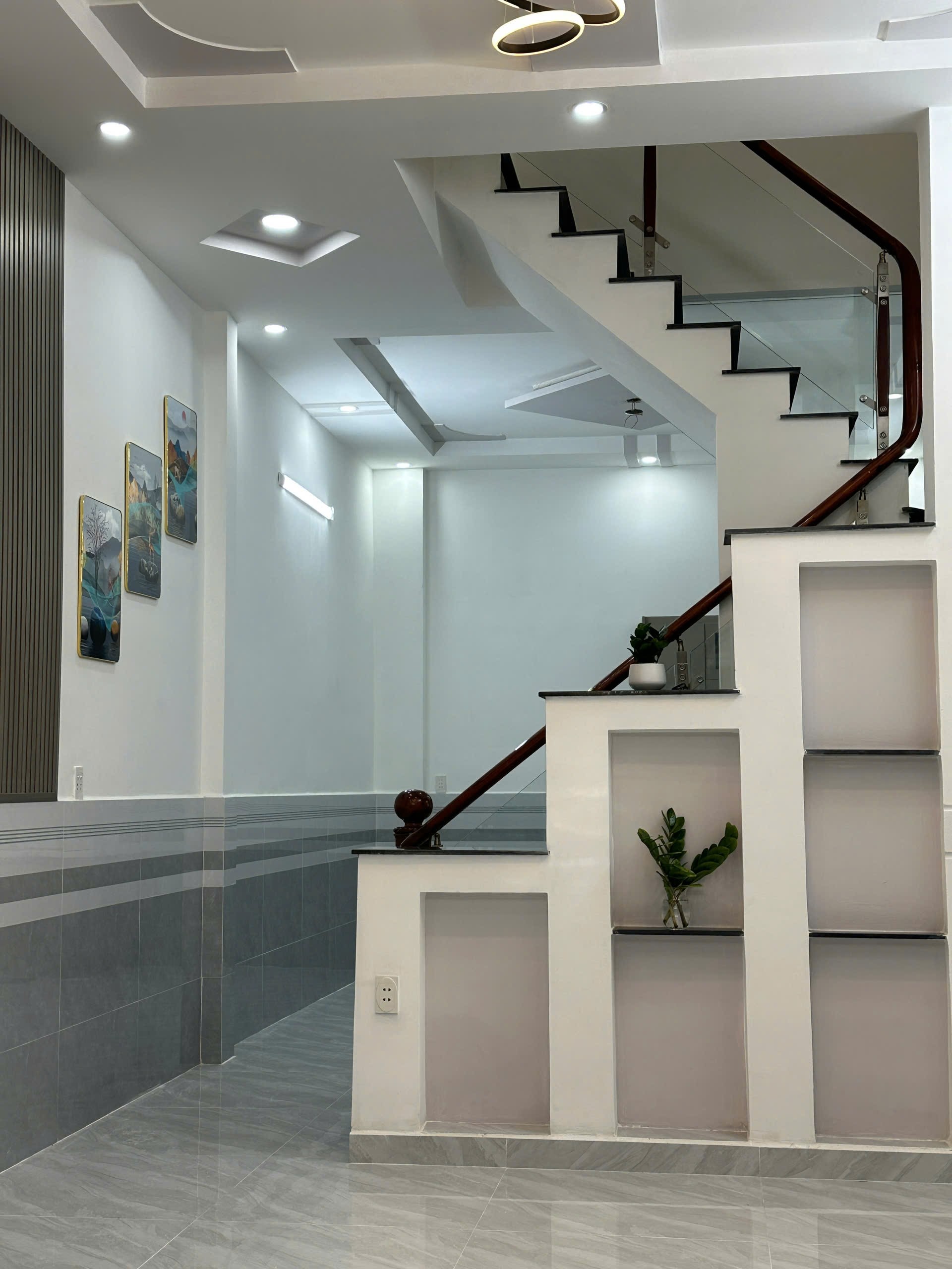 NHÀ HẺM - SIÊU MỚI