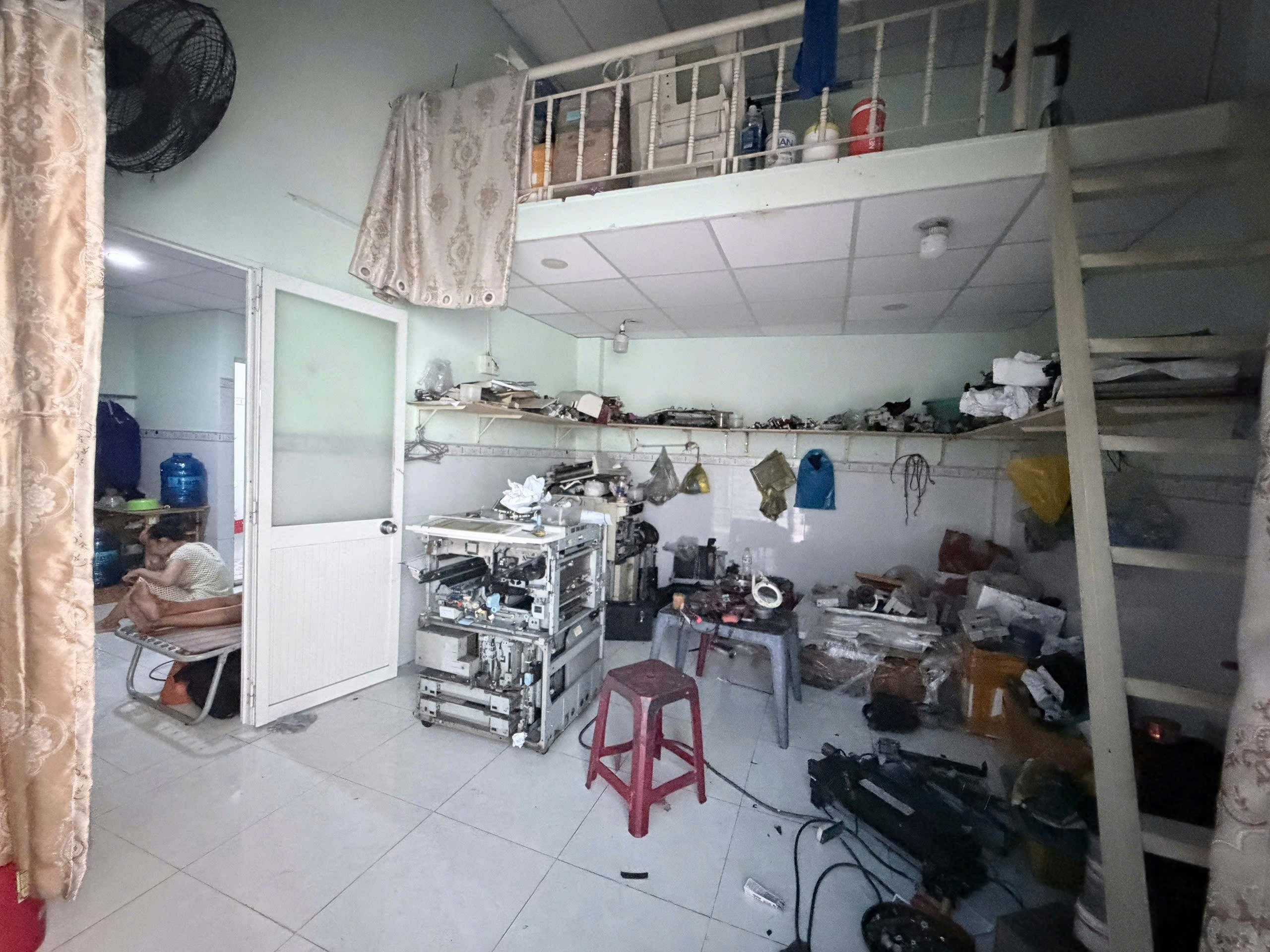 NHÀ GIẤY TAY - TRUNG TÂM TÂN PHÚ