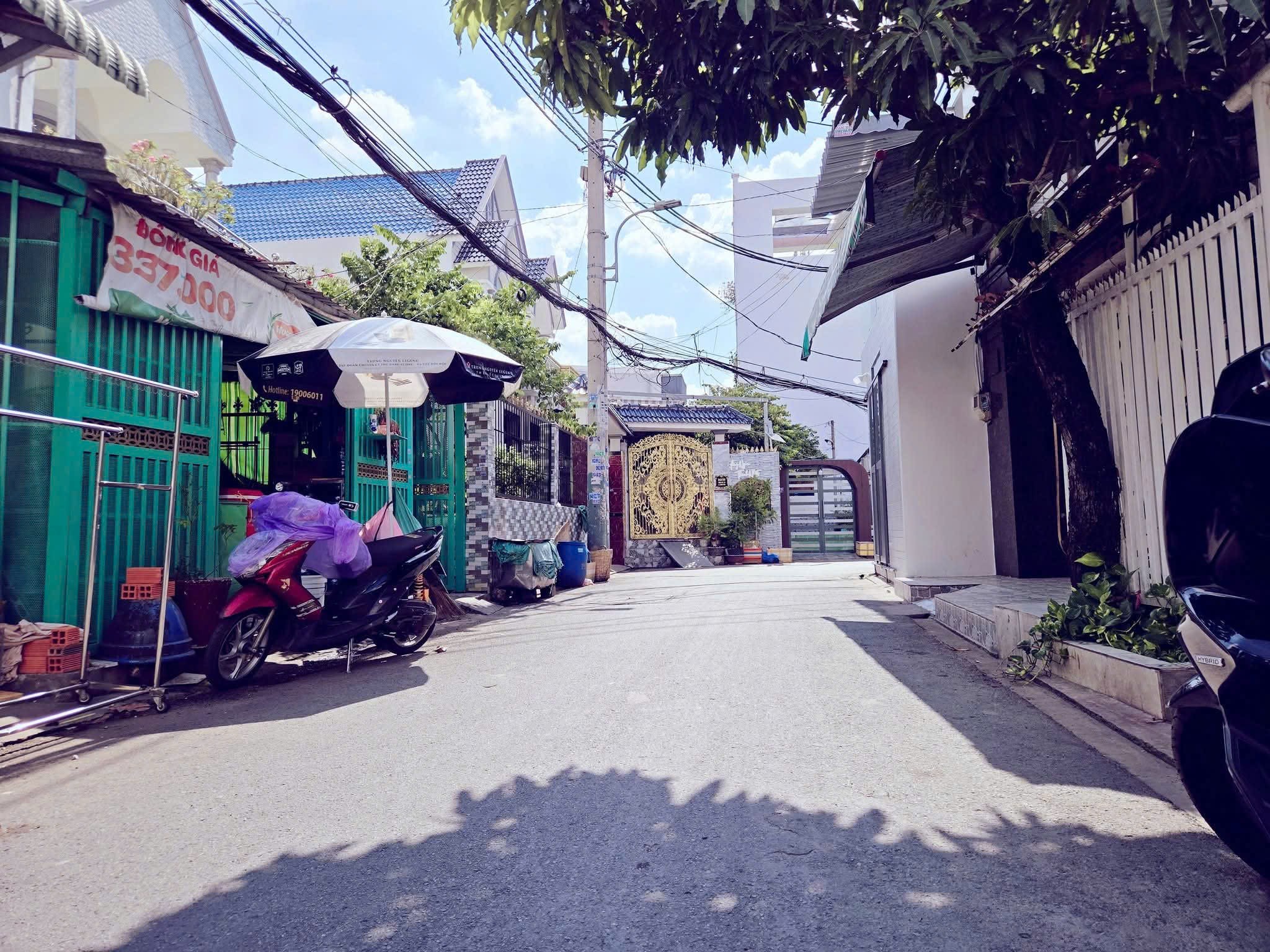 Bán Nhà hẻm Tỉnh Lộ 10 6.7mX23m (134m2) Cấp 4. Gồm 9phòng trọ. Thu nhập 25tr/tháng