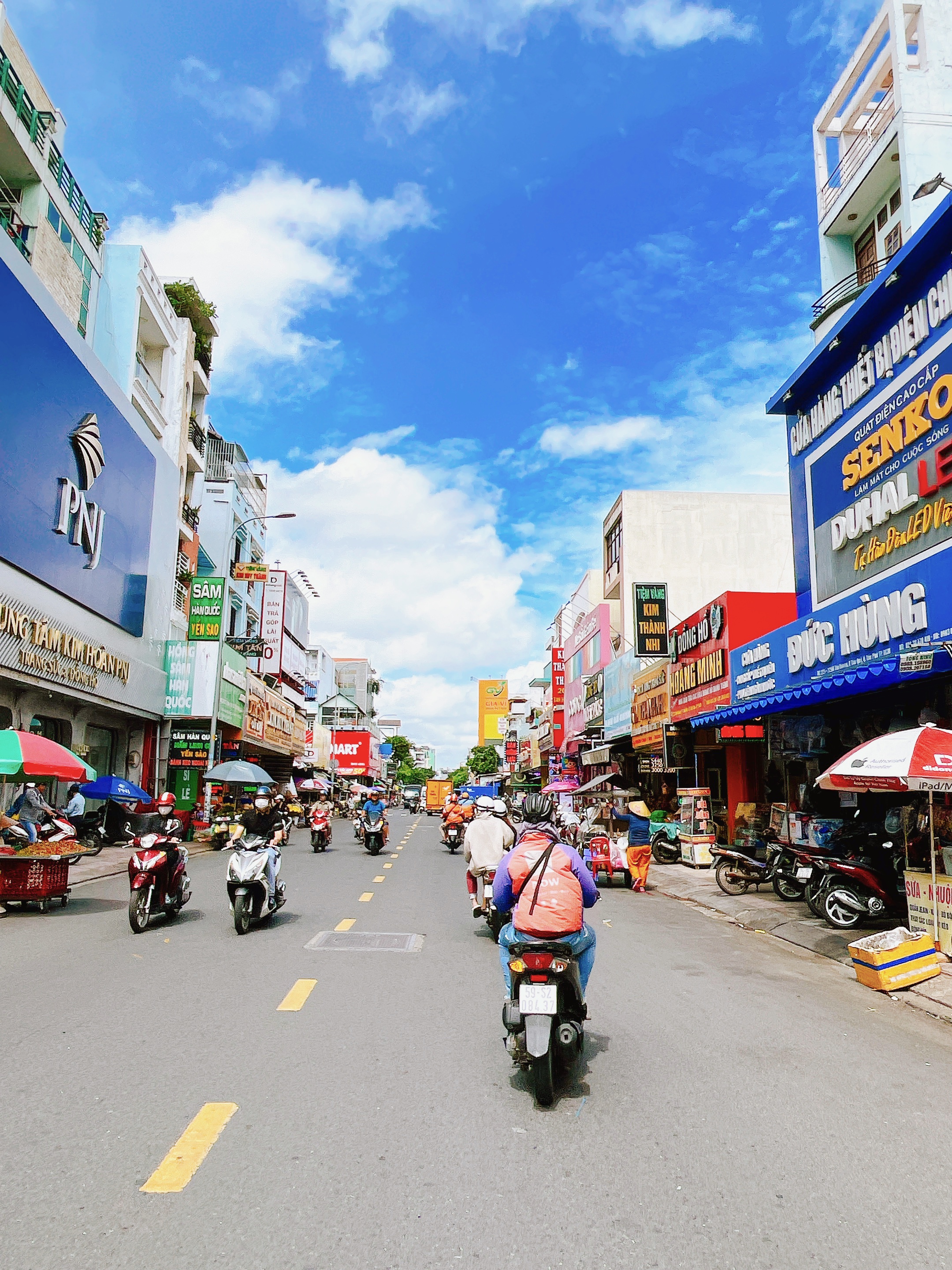 Bán Nhà mặt tiền Tân Hương 4x18,5m Nhà 1 trệt 1 lầu
Đang cho thuê 15 triệu/tháng
